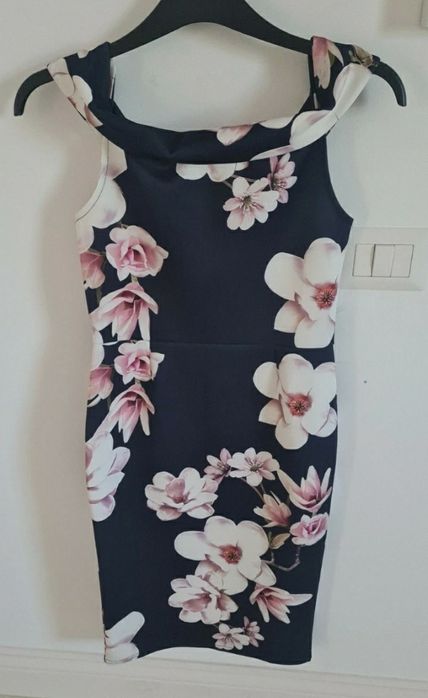 vand rochie eleganta