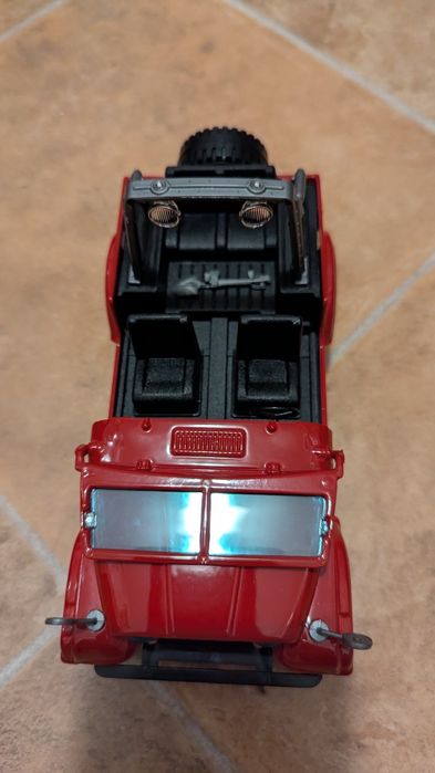 Macheta Jeep CJ-7 1:24