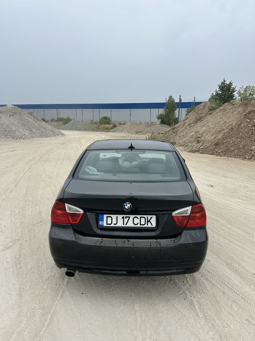 BMW 318i, motor 2.0 benzina