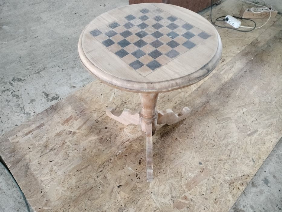 De vânzare mobila veche din lemn masiv restaurata