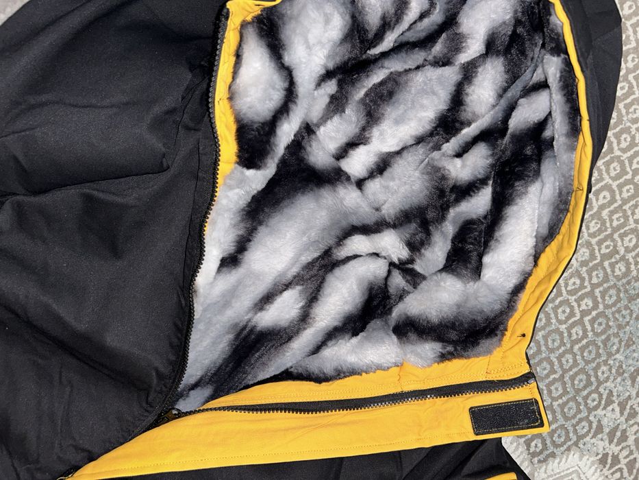 Продаю новую куртку