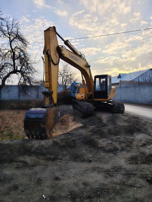 Эксковатор сотилади
Нархи 35