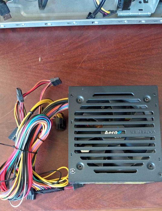 Продам блок питания AeroCool 550