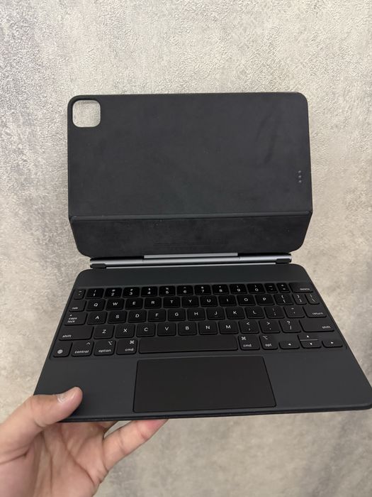 Magic keyboard 11 dyumli Ipadlarga