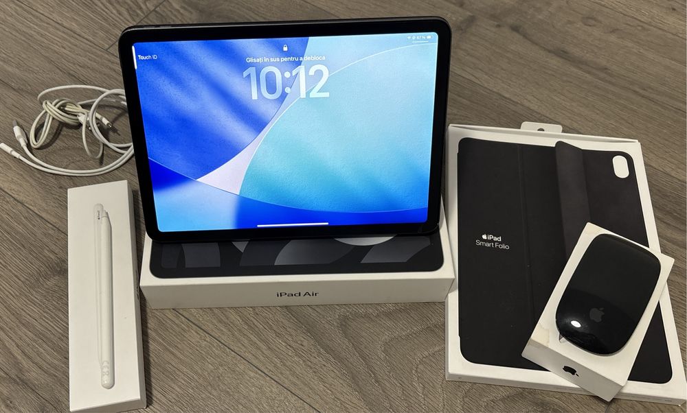 iPad Generatia 5 + husă originala + mouse +pen