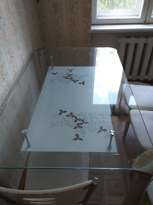 Продать стол со стульями