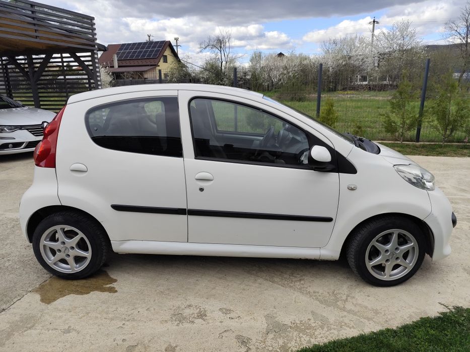 Peugeot 107  – 5 Uși | Navigație | AC | 175.000 km