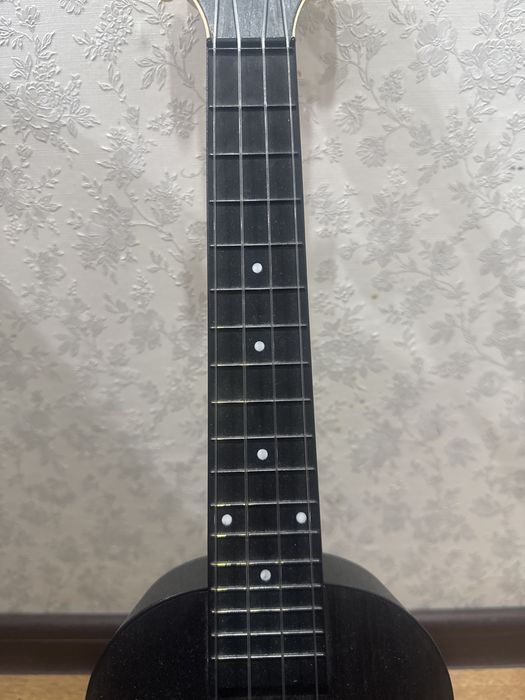 Укулеле Terris.