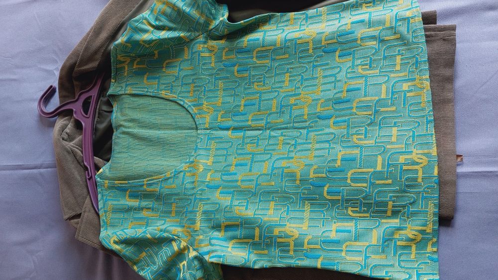 Продам женский костюм