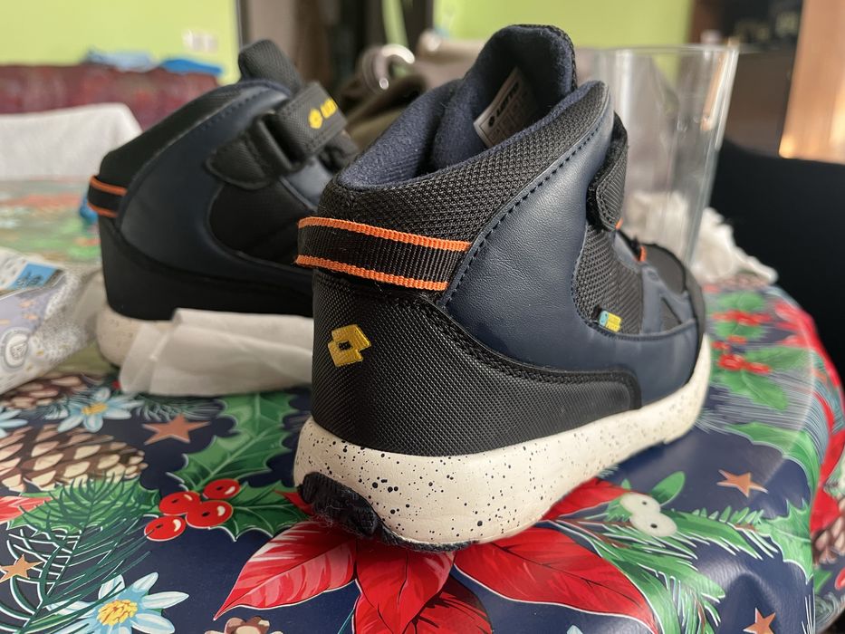 Ботушки    Лото    за   момче-   30 номер