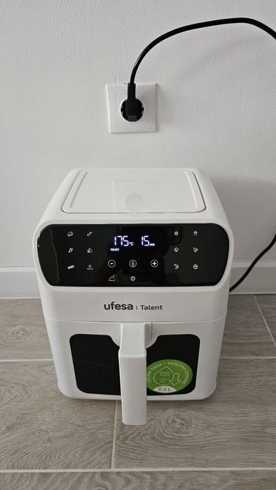 Friteuza cu aer cald Ufesa