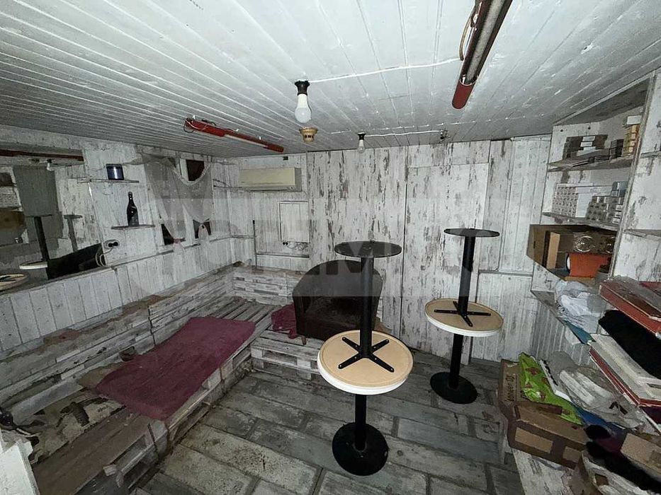 Под наем помещение в идеалния център на Варна