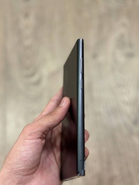 Samsung galaxy s22 Ultra 12/512GB