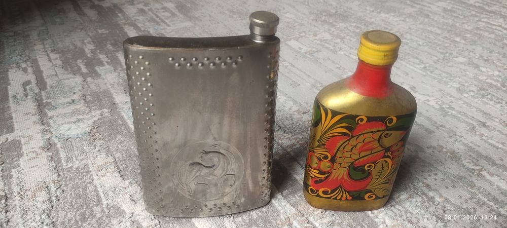 Фляжки походные.