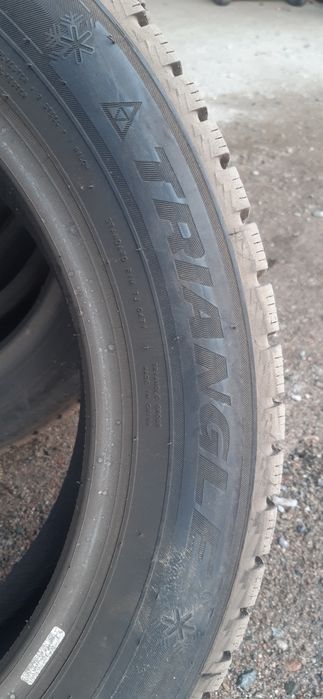 Шины зимние 215/55R17
