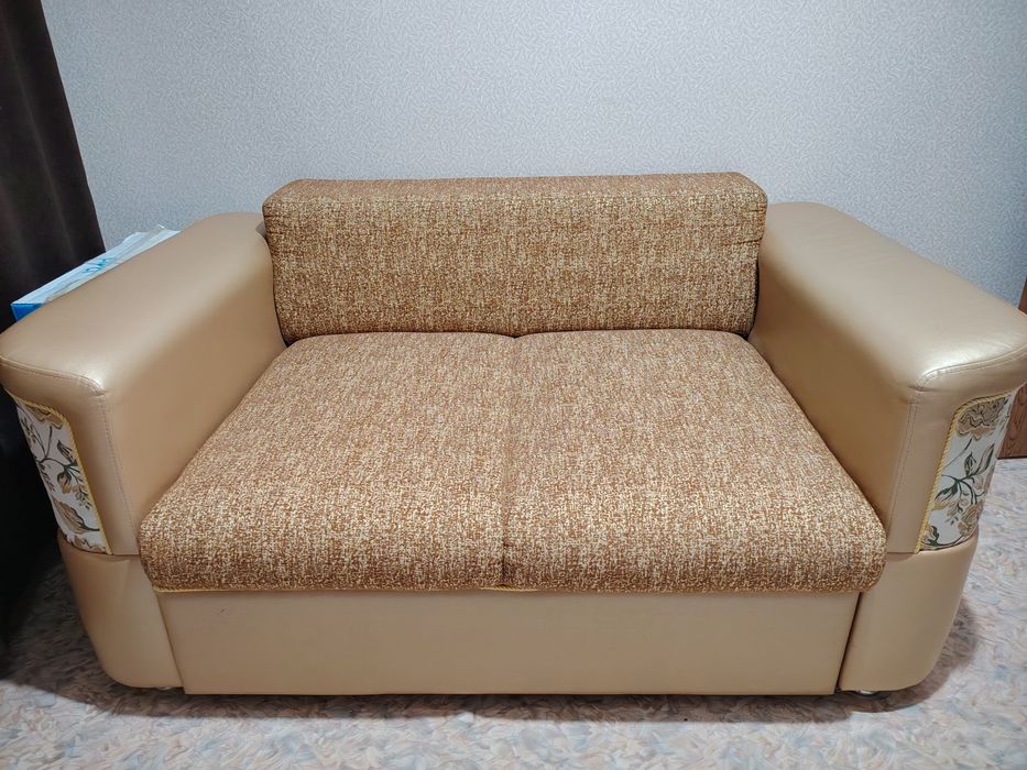 Продам диван с мини диваном