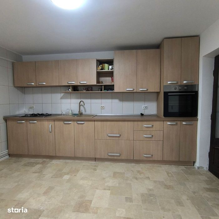 Vila 5 camere, teren 1070 mp, relizata in regie proprie