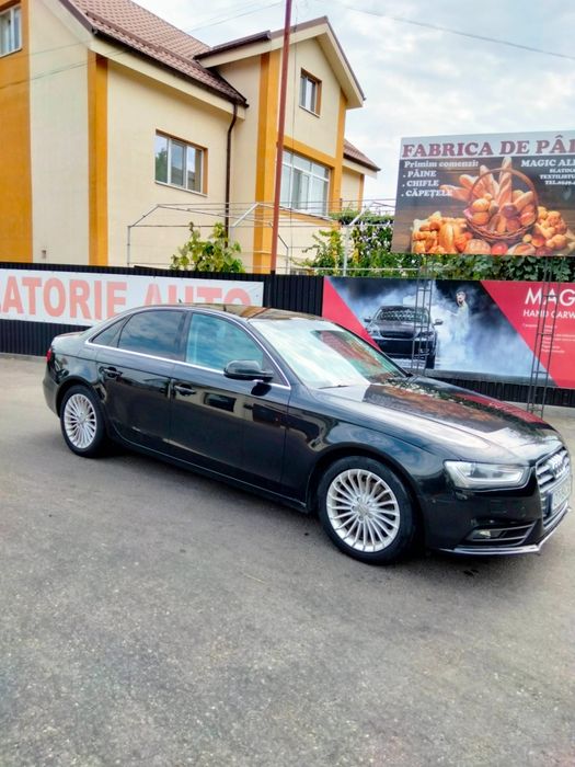 Vând Audi A4 B8 facelift