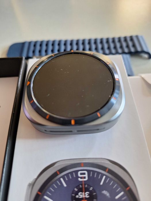 Смарт часовник Samsung Watch ultra