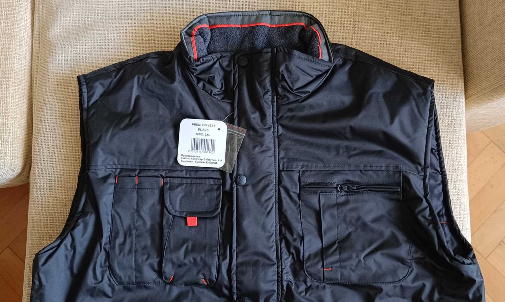 Ватиран работен елек. Размер XXL. Водо и студозащитен. Нов.