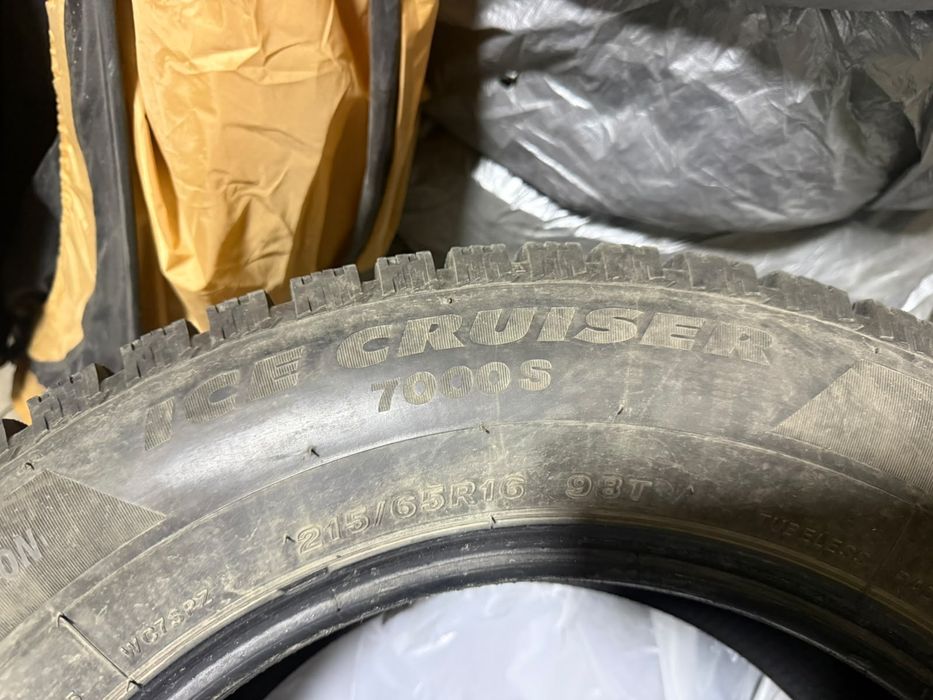 Зимние шины Bridgestone 7000 шипы