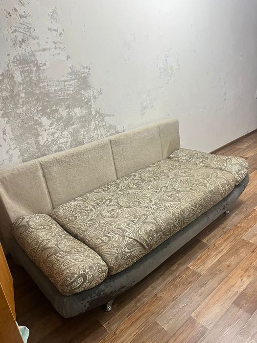 Продам диван в хорошем состоянии