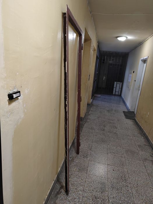 Железна каса за врата 22лв - височина 190см ширина 90 см