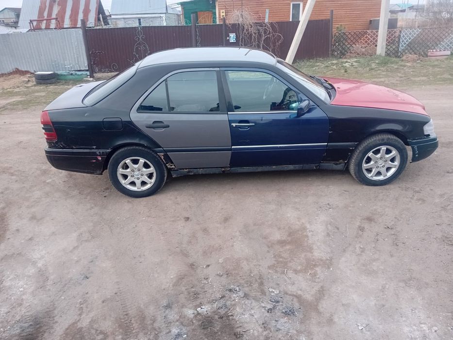 Продам мерседес с 180 1.8