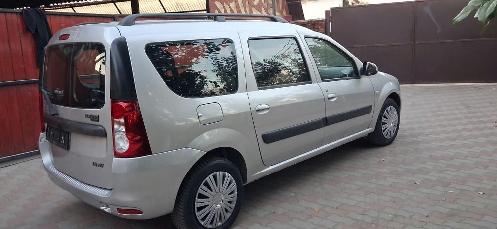 Dacia Logan Mcv 1.6  16 v 105 ps 7 locuri 2009 recent adusa germania