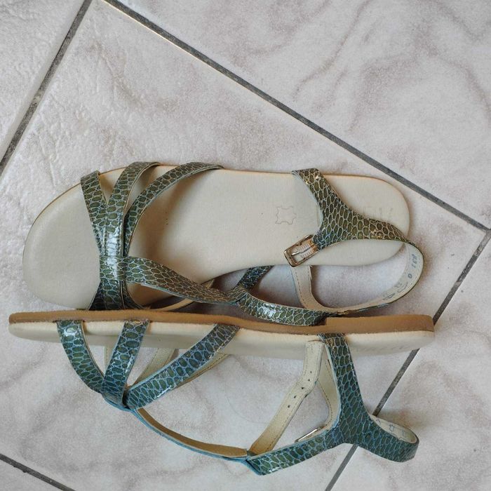 Дамски сандали естествена кожа