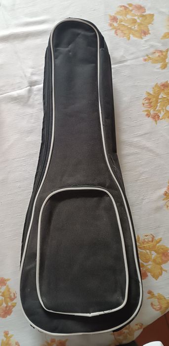 Продам укулеле размер концерт