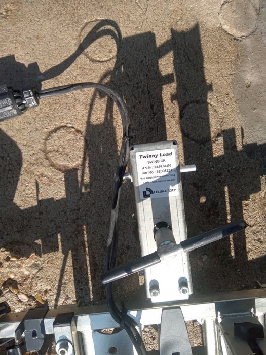 Suport auto pentru 3 biciclete
