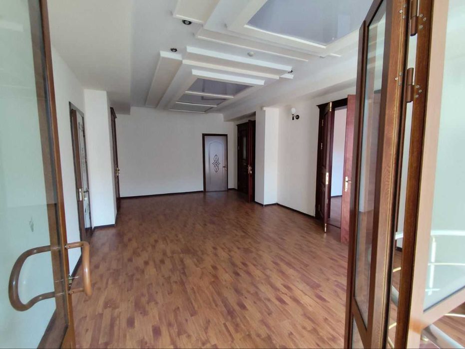 Дом под представительство Текстиль 13-ком 1000 м² 6-сот парковка