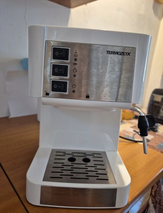 Aparat de cafea termozeta