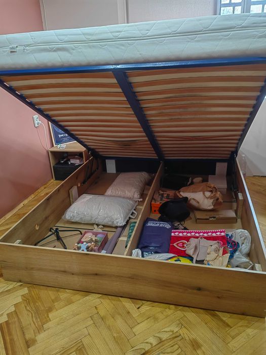 Спалня с матрак 160/200