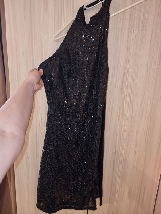 Дамска черна коктейлна рокля с пайети