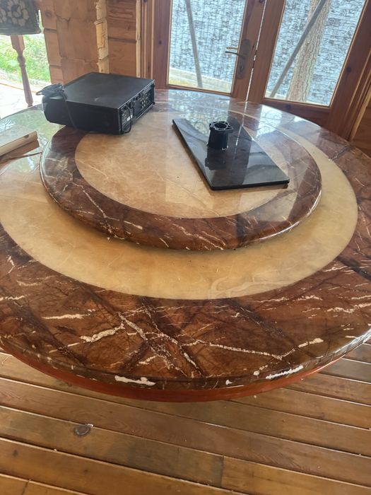 Стол керамический в хорошем состянии