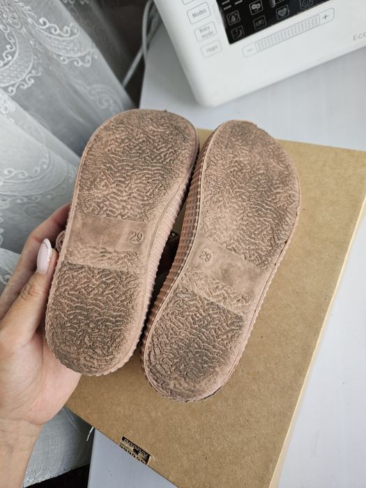 Продам туфли кеды на девочку