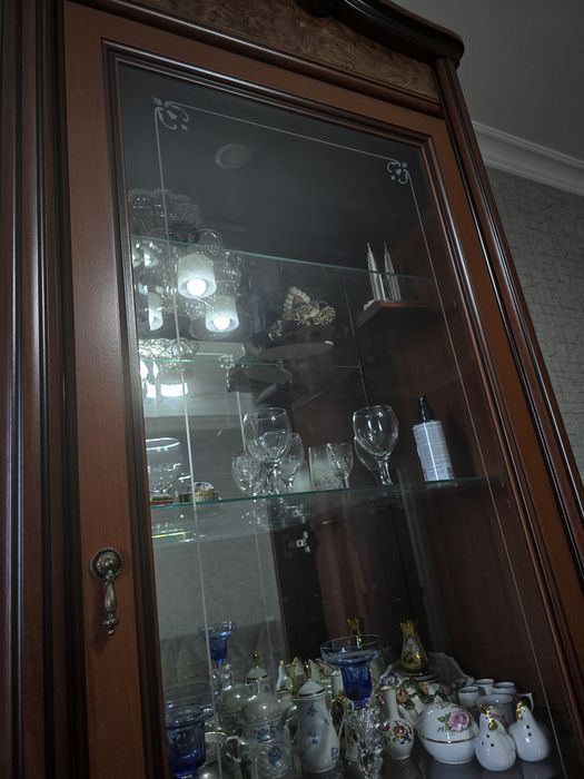 Продаётся! Сервант камоды
