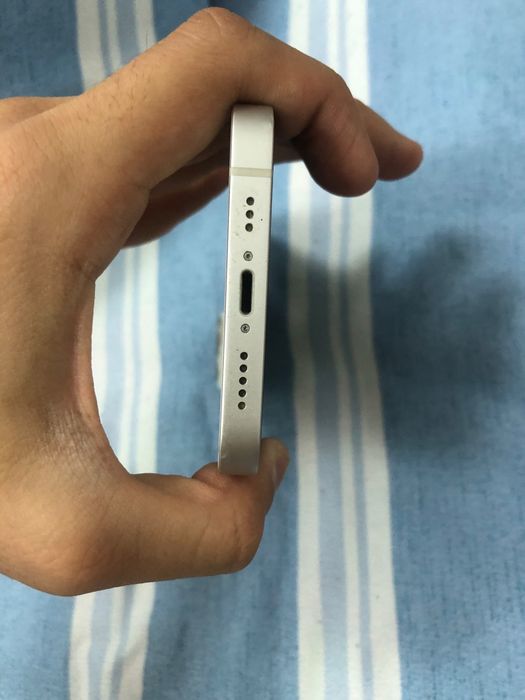 iPhone 13 в идеальном состоянии