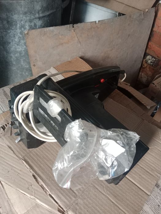 Продам электро пилу