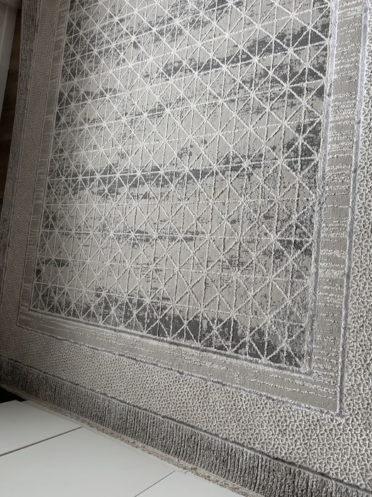 Ковер в отличном состояние