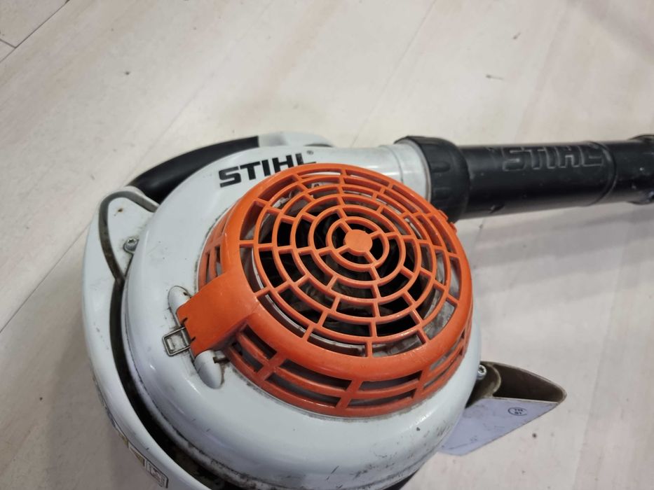 Машината за засмукване и издухване листосъбирач Stihl