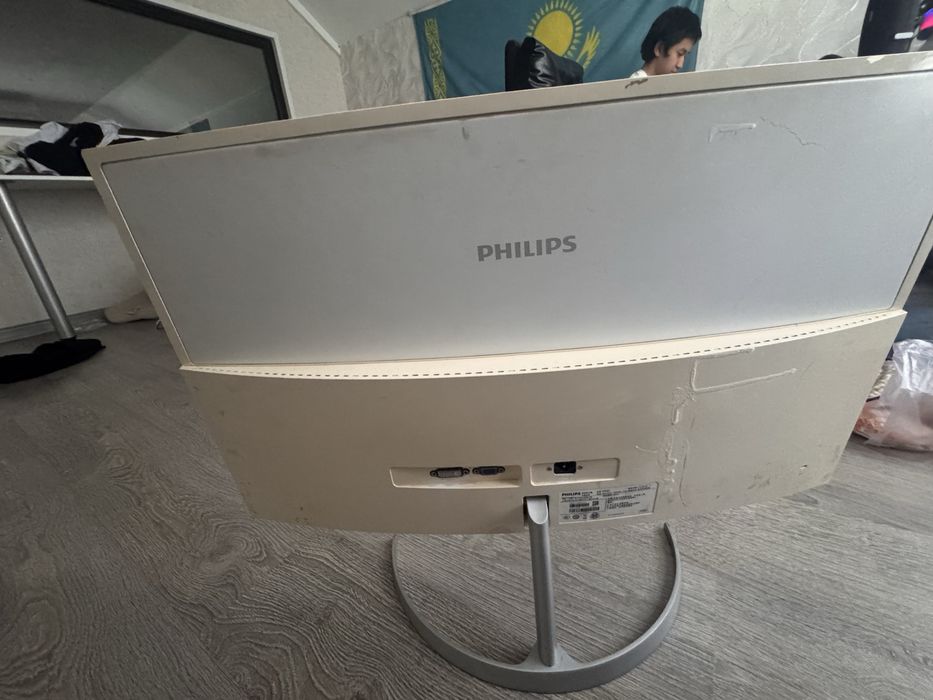 Монитор Philips 328e8q