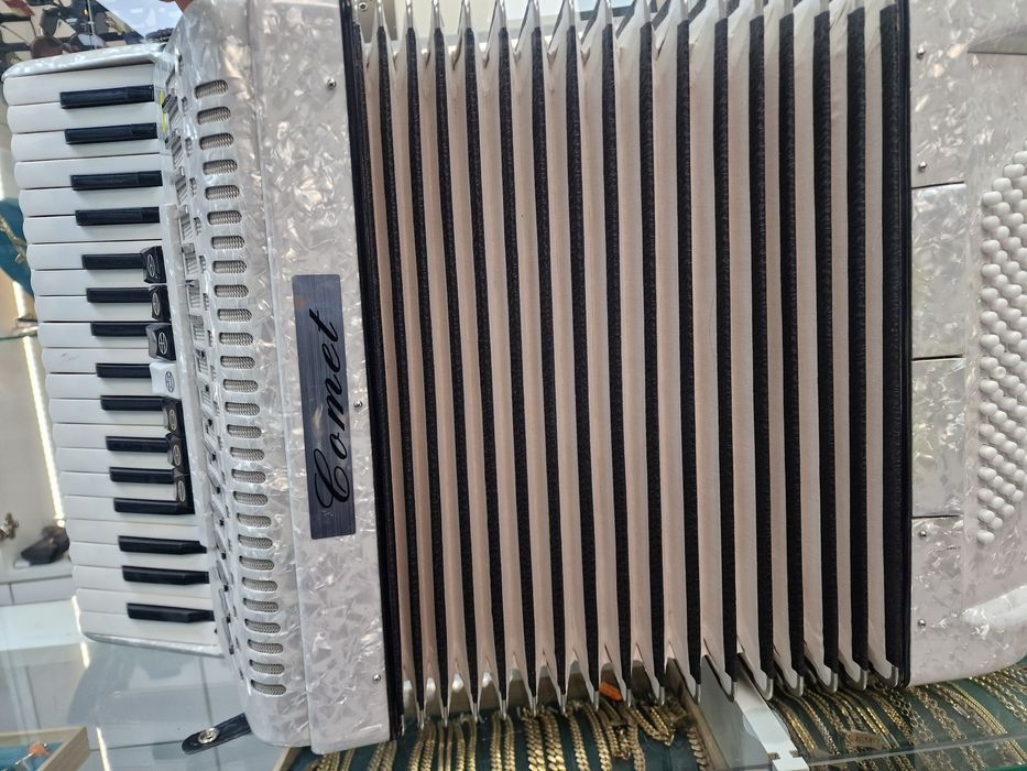 Amanet Vitan 107 Acordeon Comet 80 basi
