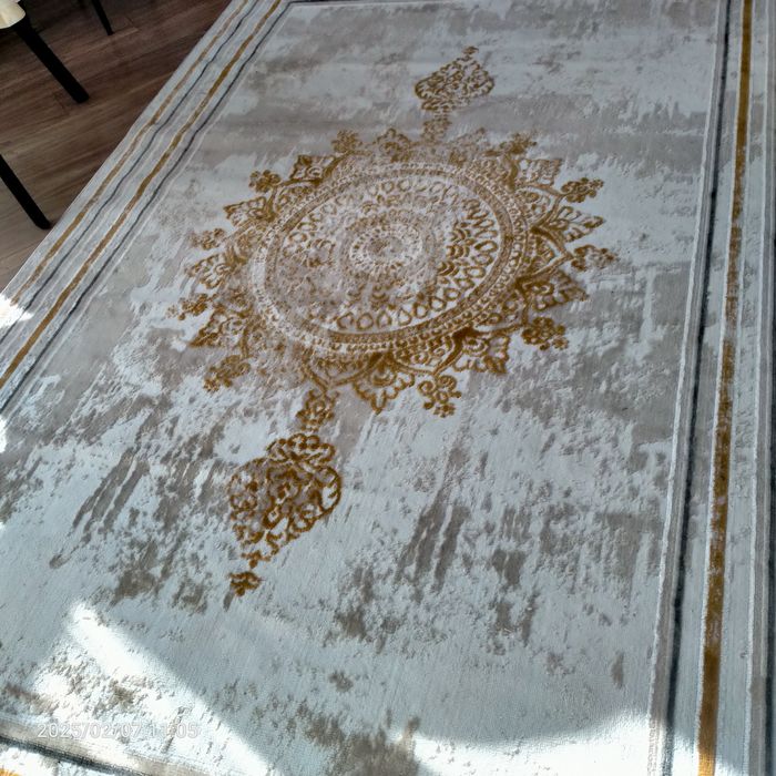 Продается ковёр новый