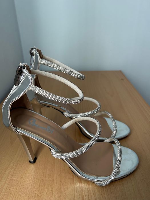 Официални сребристи обувки