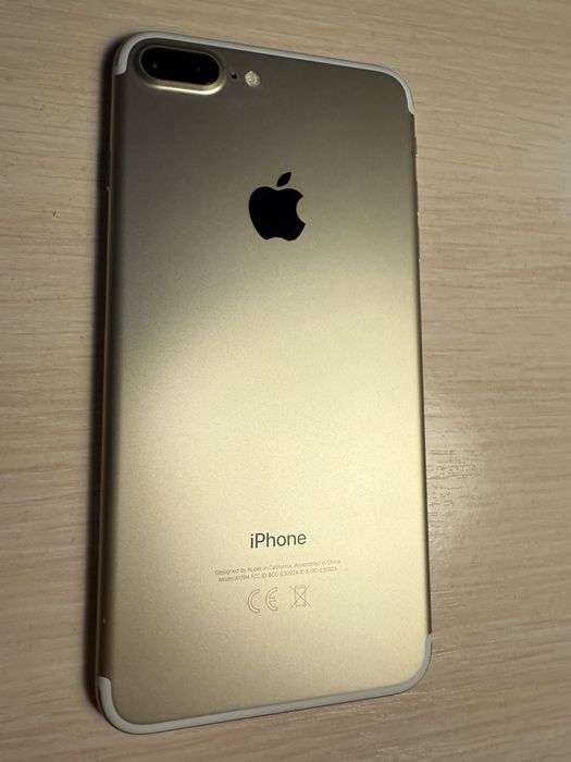 Продам IPhone 7+