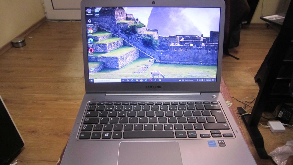 Laptop Ultrabook  Samsung  NP530U3C, I5, gen2