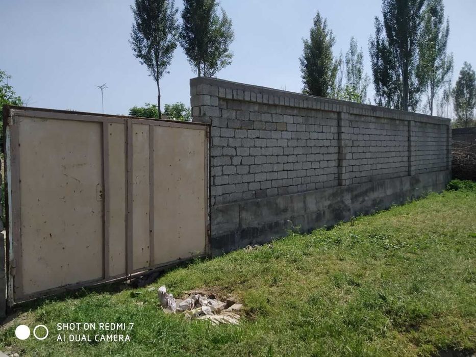 Uy Hovli yer  sotiladi